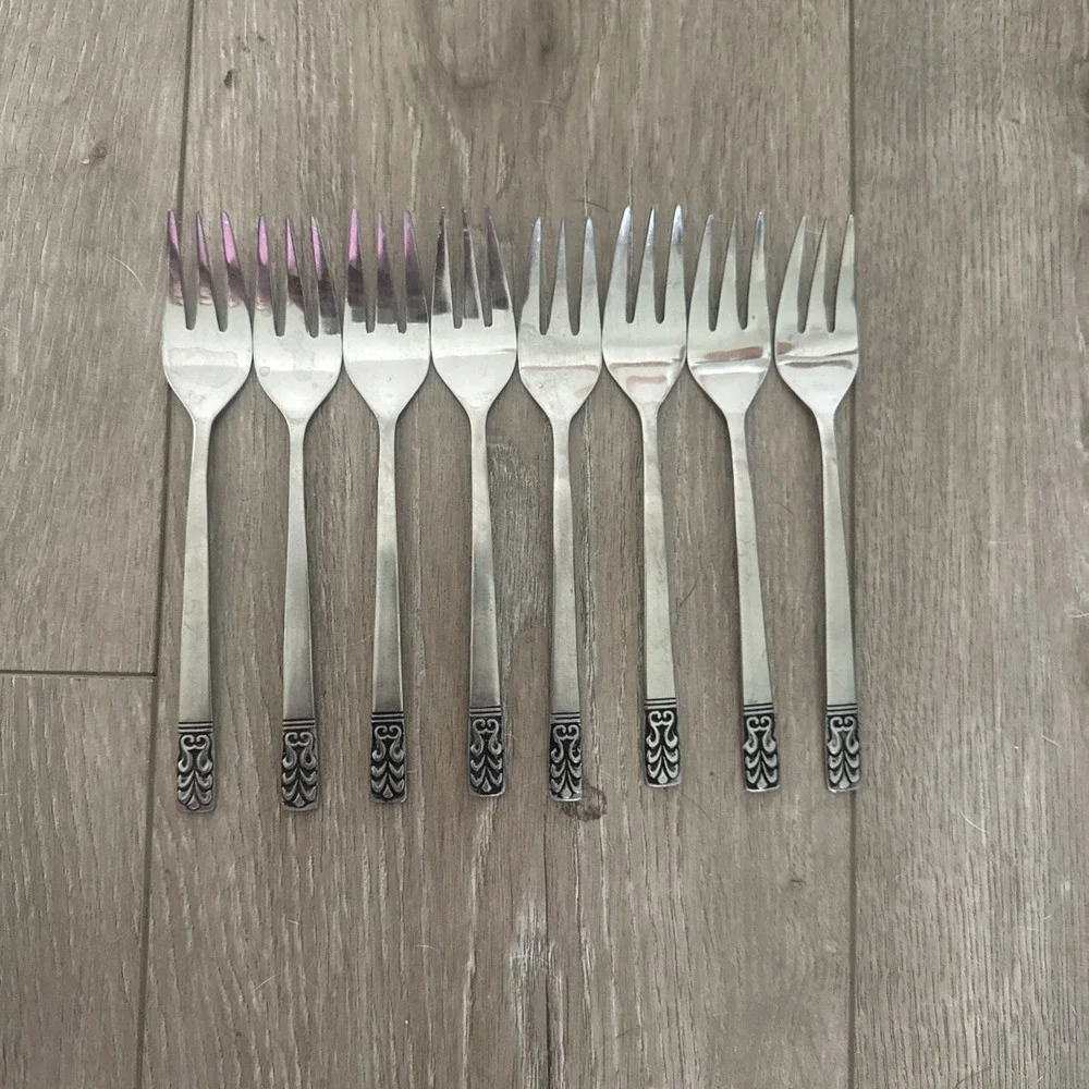 JH Carlyle Cameo stainless flatware lClassic Flatware Fork‎ Set 8 Salad Forks